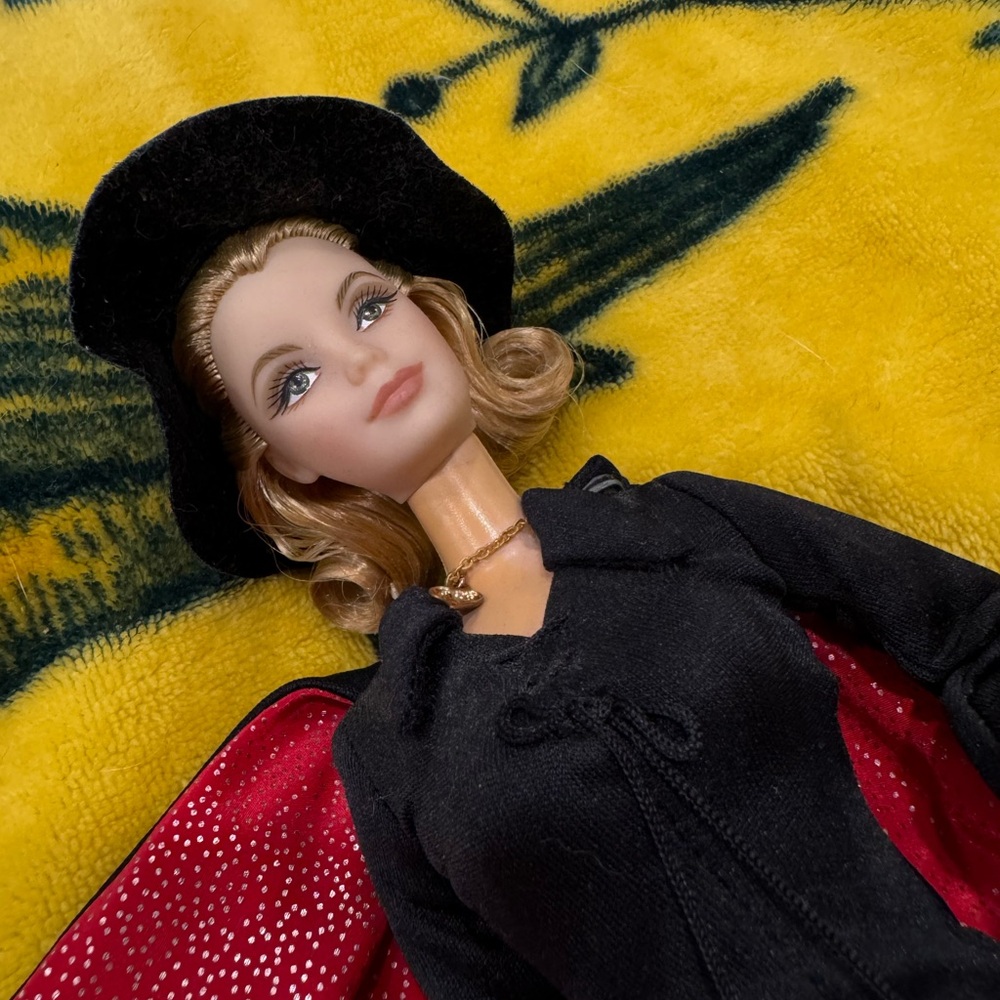 Bewitched Vintage Barbie Doll - Picture 7 of 11